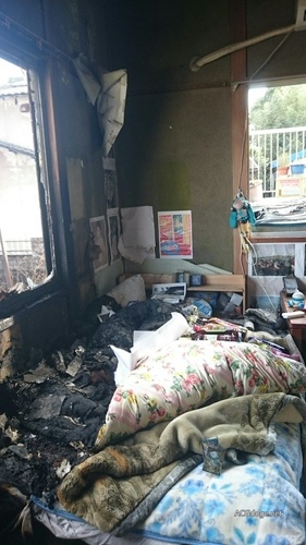 同人画师的根性，日本同人画师半个卧室被烧坚持画本出席下个月同人活动 - ACG17.COM